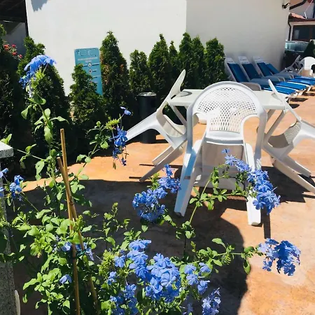 Διαμέρισμα Raya *