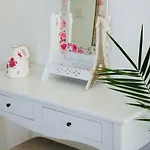 Raya Apartment